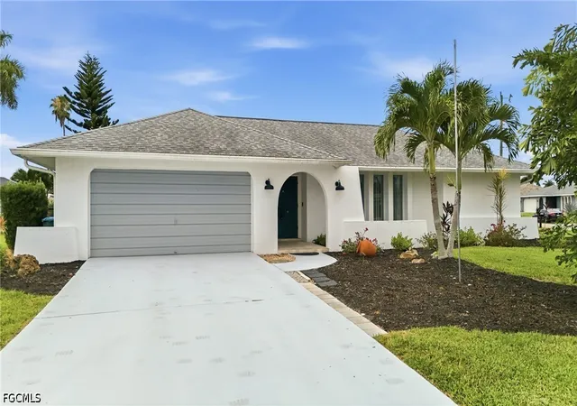 3rd image of 4129 Country Club Blvd, Cape Coral, FL 33904 | MLS# 2026024066
