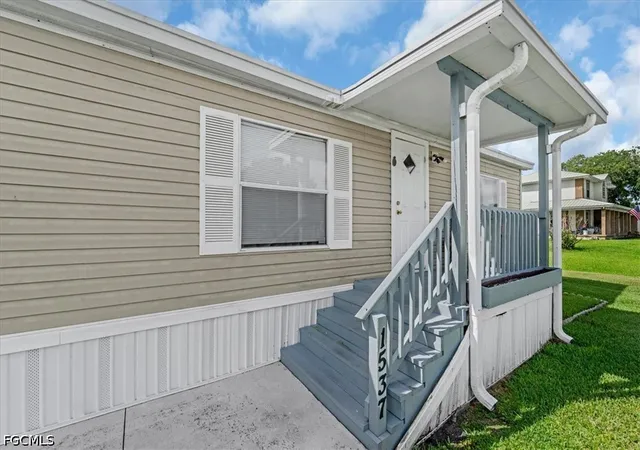 5th image of 1537 Jerdik Dr, Moore Haven, FL 33471 | MLS# 2026024109