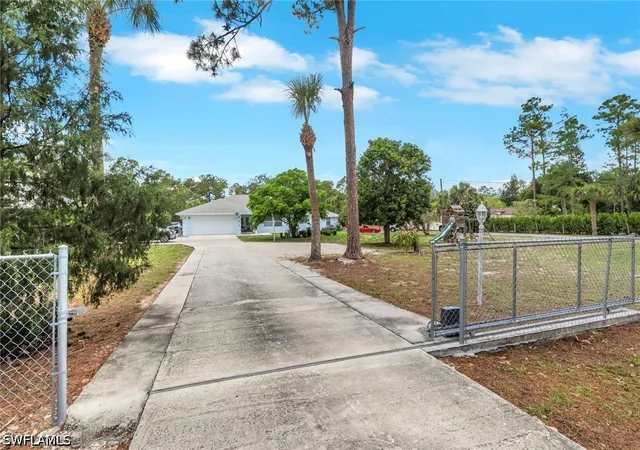 Photo 1 of Single family home for sale at 521 31st Street Sw, Naples, FL 34117 | MLS# 226021445 | Listing updated on 2026-08-28