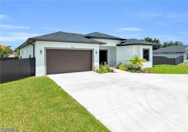 Photo 3 of Single family home for sale at 914 Chiquita Blvd N, Cape Coral, FL 33993 | MLS# 2026024210 | Listing updated on 2026-06-01