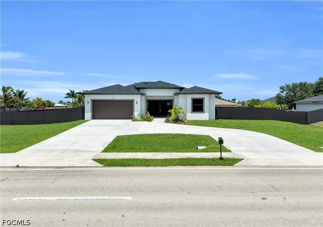 Photo 4 of Single family home for sale at 914 Chiquita Blvd N, Cape Coral, FL 33993 | MLS# 2026024210 | Listing updated on 2026-06-01