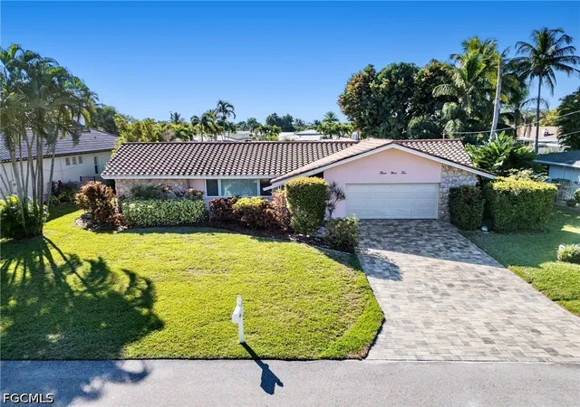 49th image of 392 Snow Dr, Fort Myers, FL 33919 | MLS# 2026024222
