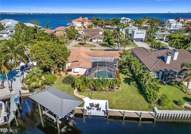 4th image of 392 Snow Dr, Fort Myers, FL 33919 | MLS# 2026024222