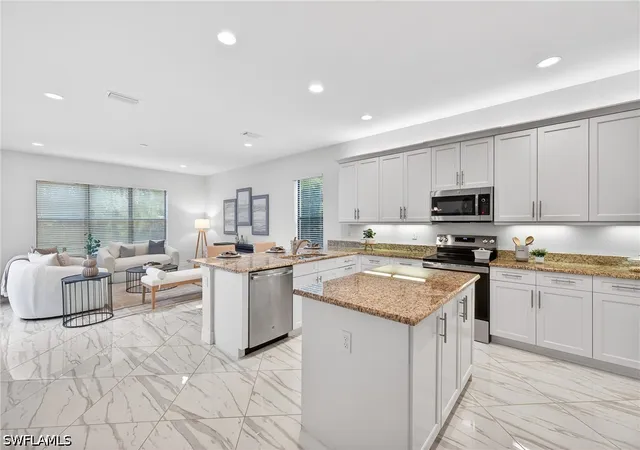 5th image of 13852 Luna Dr, Naples, FL 34109 | MLS# 226021472