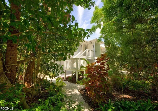 Photo 4 of Single family home for sale at 1986 Wild Lime Dr, Sanibel, FL 33957 | MLS# 2026024240 | Listing updated on 2026-10-07