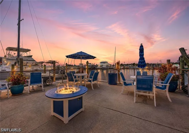 Listing Photo 2 - Condo for sale in building located at 900 Broad Ave S, Naples, FL 34102 - Unit #125