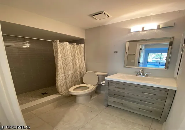 2nd image of 1425 SW 51st Ln, Cape Coral, FL 33914