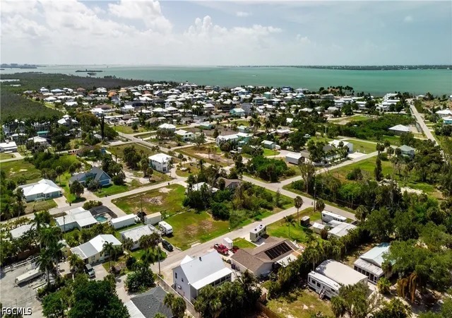 31st image of 2551 Tamarind St, Saint James City, FL 33956 | MLS# 2026024360