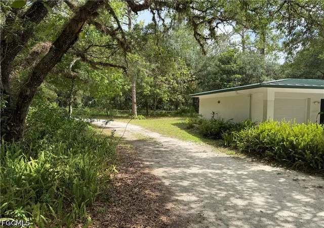 5th image of 18251 Persimmon Ridge Rd, Alva, FL 33920 | MLS# 2026024372
