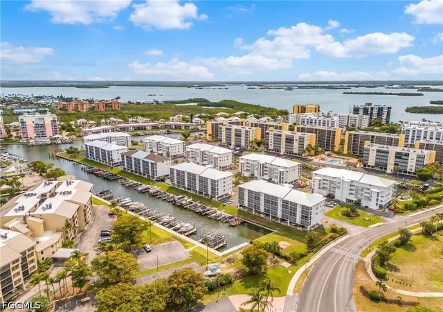 2nd image of 4591 Bay Bch Ln, Fort Myers Beach, FL 33931