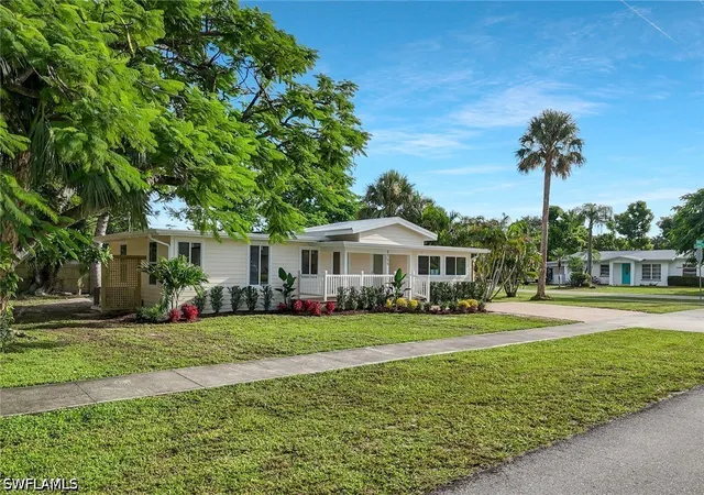 2nd image of 1755 Oakley Ave, Fort Myers, FL 33901 | MLS# 226021654