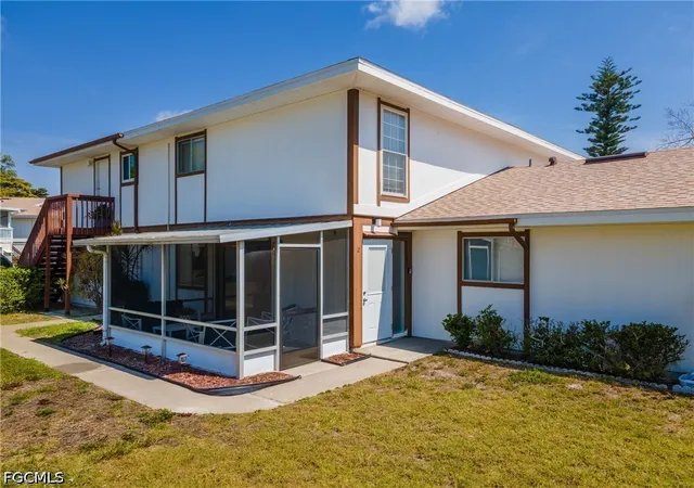 Photo 4 of Sale Pending at 5840 Vancouver Cir #2, Fort Myers, FL 33907 | MLS# 2026024507 | Listing updated on 2026-07-29