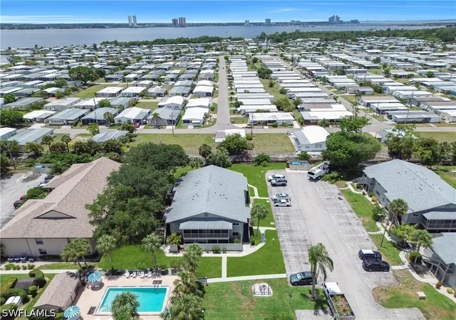 4th image of 5745 Foxlake Dr, North Fort Myers, FL 33917