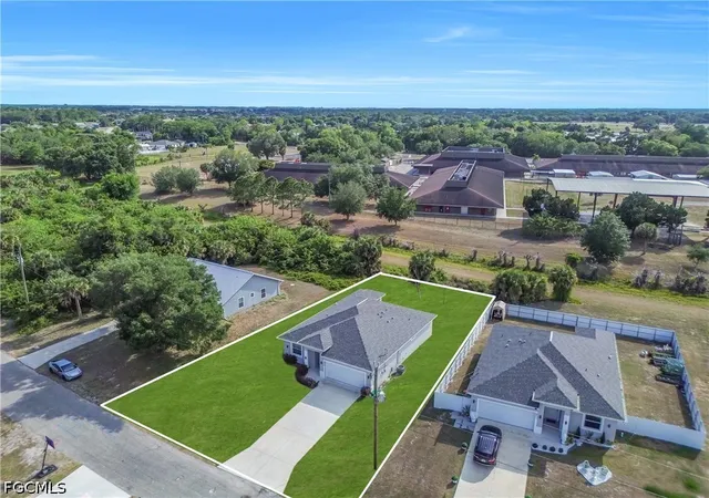 4th image of 2013 Inglewood Cir, Labelle, FL 33935 | MLS# 2026024560