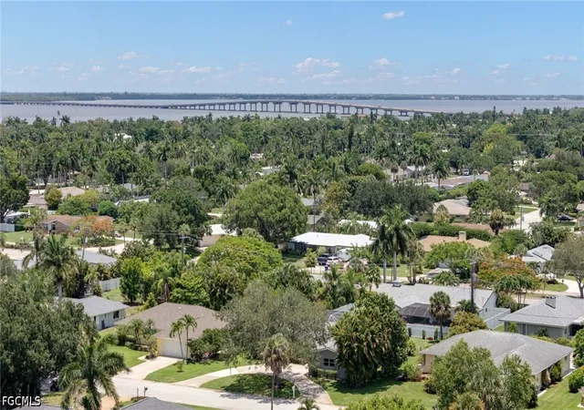 38th image of 1347 Oaklawn Ct, Fort Myers, FL 33919 | MLS# 2026024596