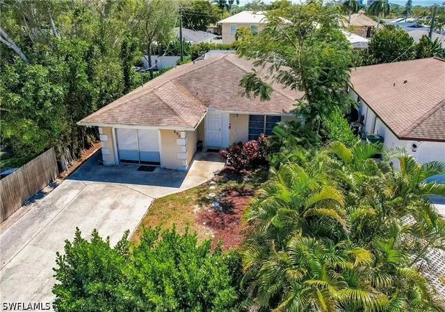Photo 3 of Single family home for sale at 690 95th Avenue N, Naples, FL 34108 | MLS# 226021720 | Listing updated on 2026-06-04