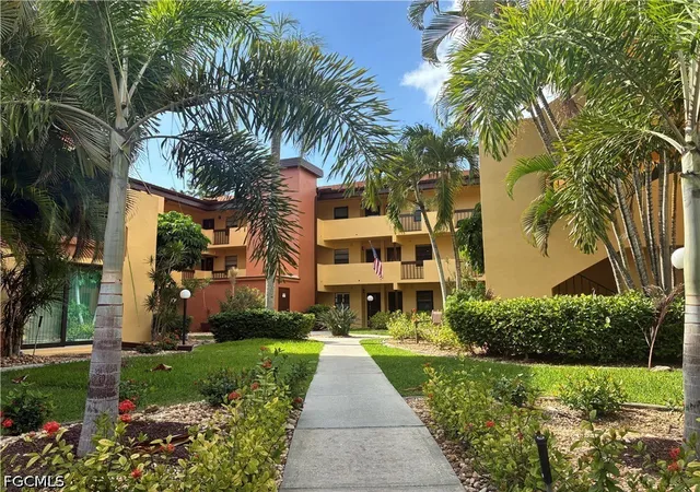 Listing Photo 1 - Condo for sale in building located at 6142 Whiskey Creek Dr, Fort Myers, FL 33919 - Unit #619