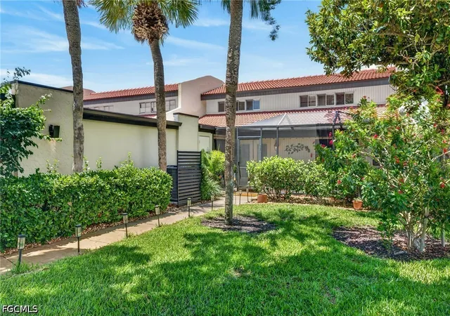 Photo 2 of Townhouse for sale at 4466 W Mainmast Ct, Fort Myers, FL 33919 | MLS# 2026024753 | Listing updated on 2026-06-07