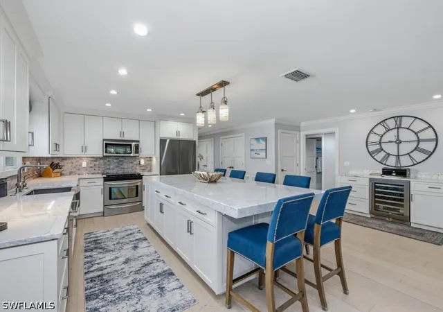 3rd image of 225 5Th Ave S #103, Naples, FL 34102 | MLS# 226021821
