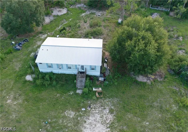 Photo 3 of Manufactured home for sale at 673 Evans Rd, Labelle, FL 33935 | MLS# 2026025048 | Listing updated on 2026-06-06