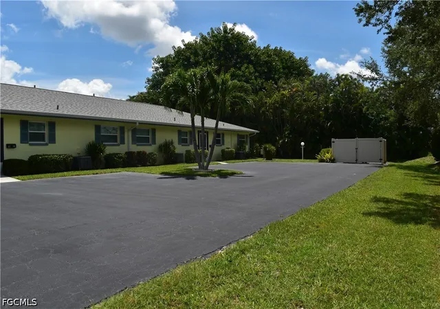 Photo 1 of Single family home for sale at 6801 Lake Mcgregor Cir, Fort Myers, FL 33919 | MLS# 2026025067 | Listing updated on 2026-06-11