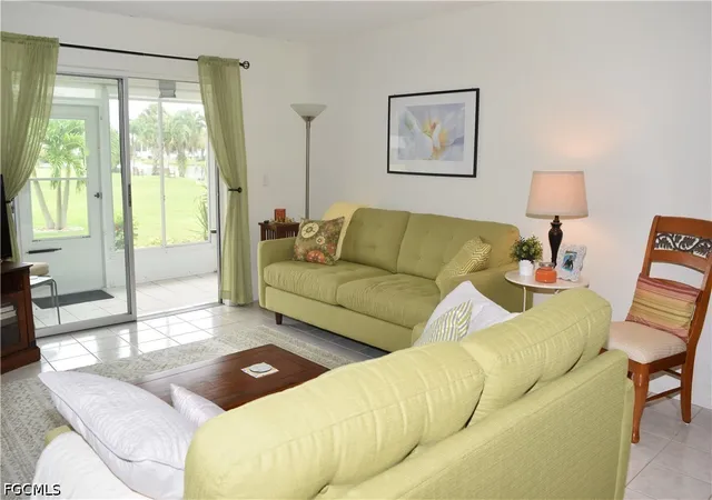Photo 4 of Single family home for sale at 6801 Lake Mcgregor Cir, Fort Myers, FL 33919 | MLS# 2026025067 | Listing updated on 2026-06-11