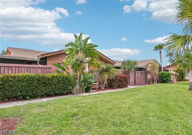 Photo 4 of Townhouse for sale at 17327 Birchwood Ln, Fort Myers, FL 33908 | MLS# 2026025070 | Listing updated on 2026-07-16