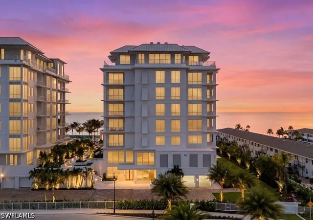 Homes for sale in Naples, FL | 901 Gulf Shore Boulevard, Naples, FL 34102 | Houzeo