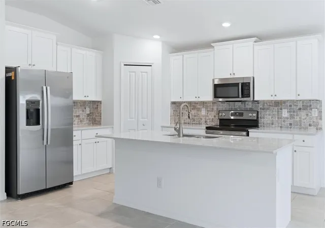 Photo 3 of Sale Pending at 13963 Buckingham Oak Dr, Fort Myers, FL 33905 | MLS# 2026025161 | Listing updated on 2026-07-20