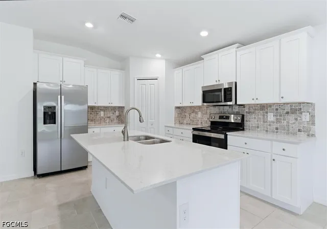 Photo 3 of Sale Pending at 13963 Buckingham Oak Dr, Fort Myers, FL 33905 | MLS# 2026025161 | Listing updated on 2026-07-20