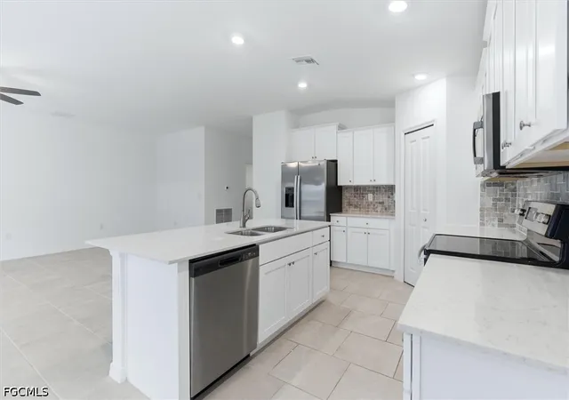 Photo 4 of Sale Pending at 13963 Buckingham Oak Dr, Fort Myers, FL 33905 | MLS# 2026025161 | Listing updated on 2026-07-20