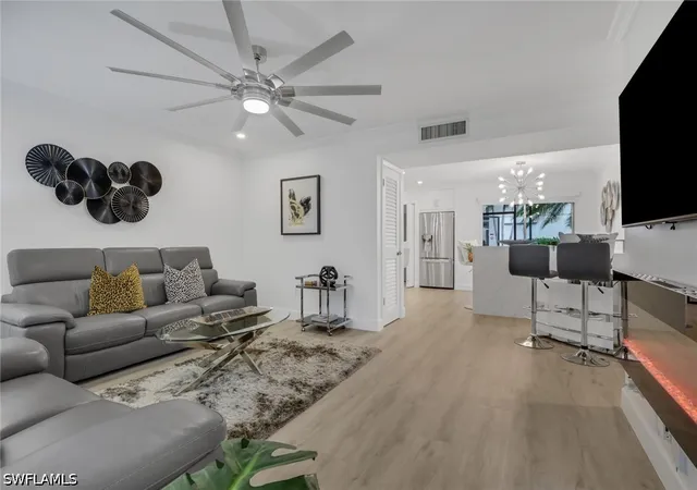 3rd image of 788 Park Shore Dr #E14, Naples, FL 34103 | MLS# 226022171