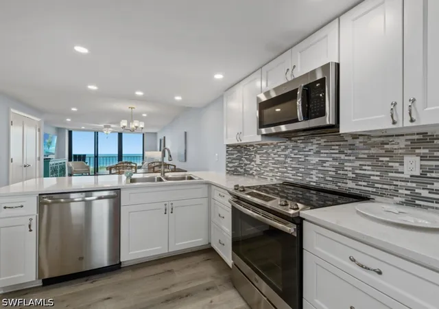4th image of 440 Seaview Ct #1502, Marco Island, FL 34145 | MLS# 226022212