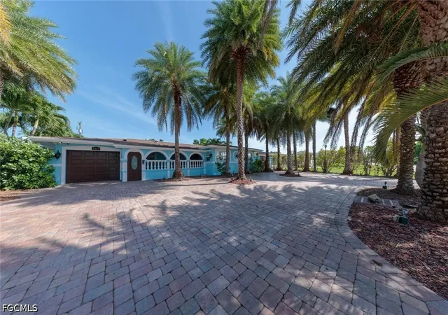 Photo 3 of Single family home for sale at 1013 Se 44th Street, Cape Coral, FL 33904 | MLS# 2026025204 | Listing updated on 2026-06-22