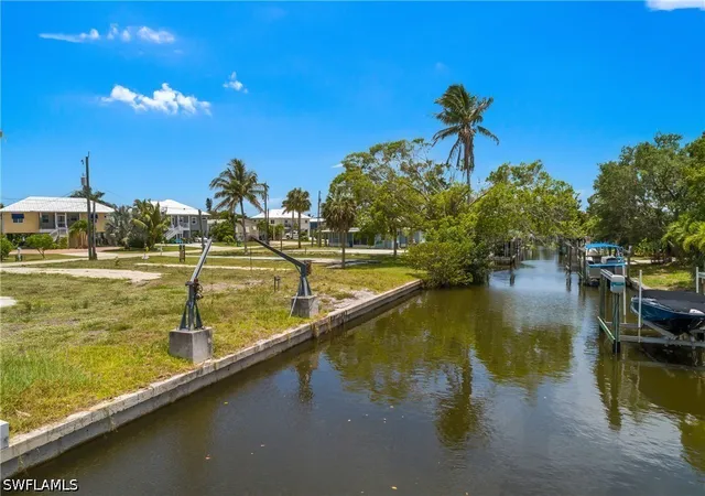 15th image of 24533 Dolphin St, Bonita Springs, FL 34134 | MLS# 226021853