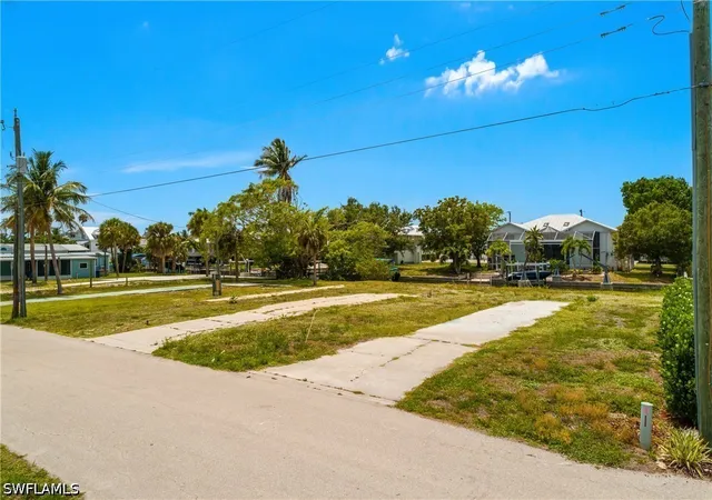 5th image of 24533 Dolphin St, Bonita Springs, FL 34134 | MLS# 226021853