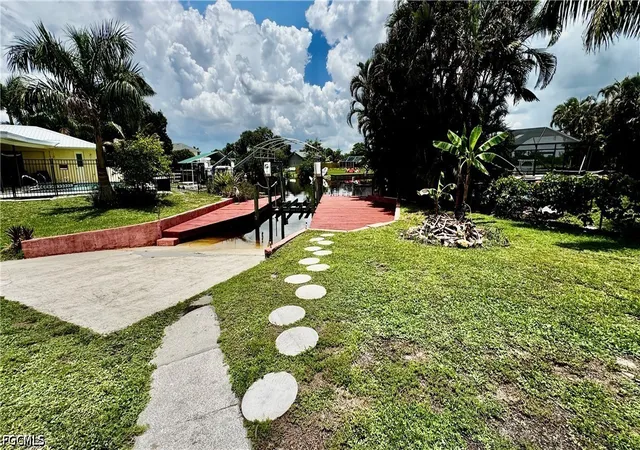 Photo 4 of Single family home for sale at 303 Georgia Ave, Fort Myers, FL 33905 | MLS# 2026025305 | Listing updated on 2026-08-03