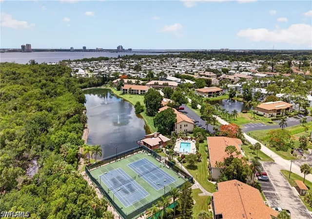 2nd image of 5725 Foxlake Dr, North Fort Myers, FL 33917
