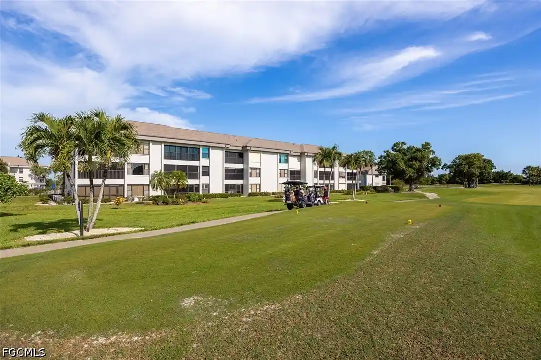 Condo for sale at 5905 Trailwinds Dr #812, Fort Myers, FL 33907 | MLS# 2026025369