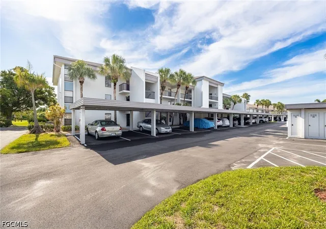 Photo 3 of Condo for sale at 5905 Trailwinds Dr #812, Fort Myers, FL 33907 | MLS# 2026025369 | Listing updated on 2026-08-03
