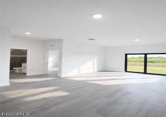 Listing Photo 5 - Condo for sale in building located at 331-329 Urbana St, Lehigh Acres, FL 33972