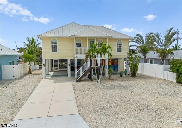 4th image of 320 Madison Ct, Fort Myers Beach, FL 33931 | MLS# 226022141