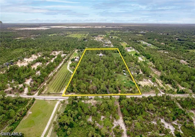 Photo 2 of Single family home for sale at 1301 Ivy Way, Naples, FL 34117 | MLS# 226022523 | Listing updated on 2026-07-01