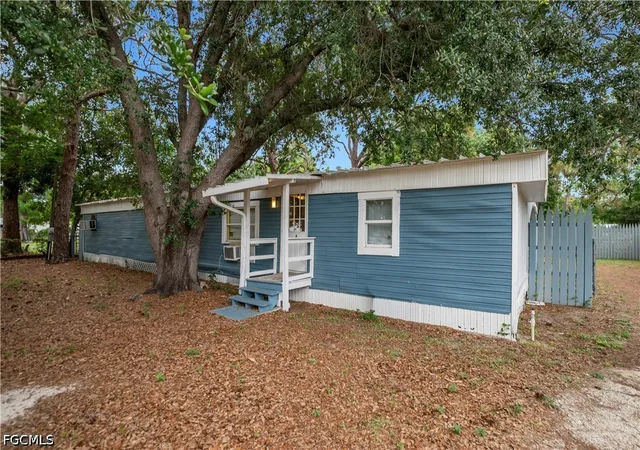3rd image of 8239 Sevigny Dr, North Fort Myers, FL 33917 | MLS# 2026025604