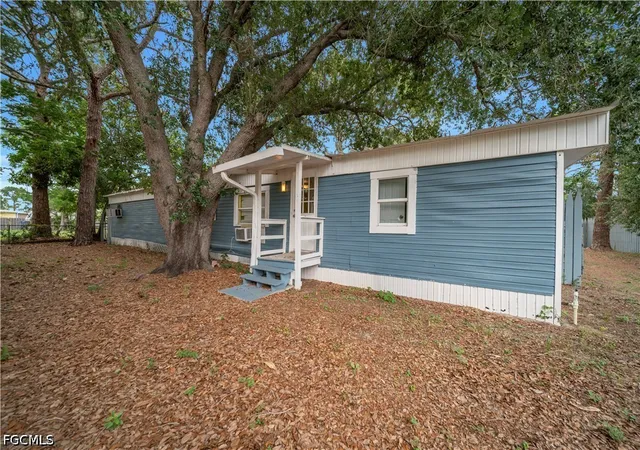5th image of 8239 Sevigny Dr, North Fort Myers, FL 33917 | MLS# 2026025604