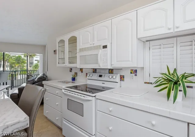 4th image of 1007 Anglers Cvs #J204, Marco Island, FL 34145 | MLS# 226021956