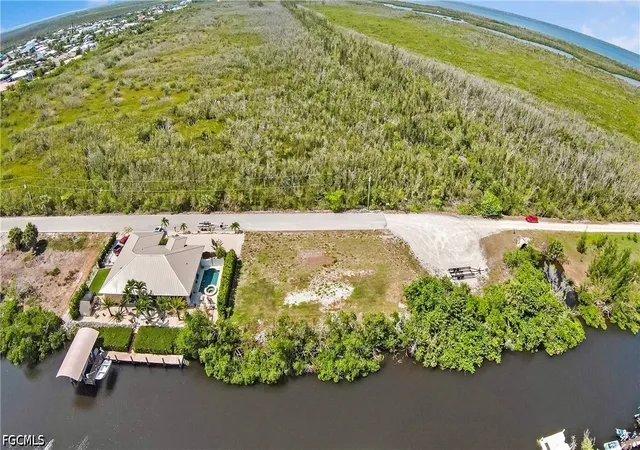 11th image of 2807 Cussell Dr, Saint James City, FL 33956 | MLS# 2026025640