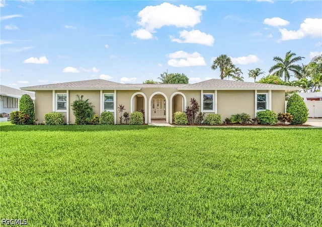Photo 2 of Single family home for sale at 5985 Baker Ct, Fort Myers, FL 33919 | MLS# 2026025675 | Listing updated on 2026-09-25