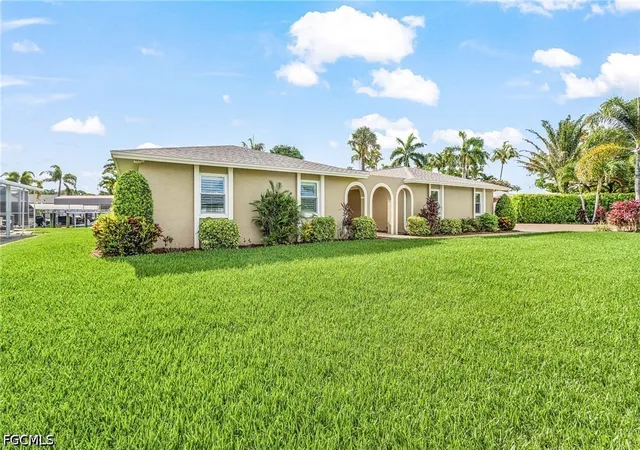 Photo 3 of Single family home for sale at 5985 Baker Ct, Fort Myers, FL 33919 | MLS# 2026025675 | Listing updated on 2026-09-25