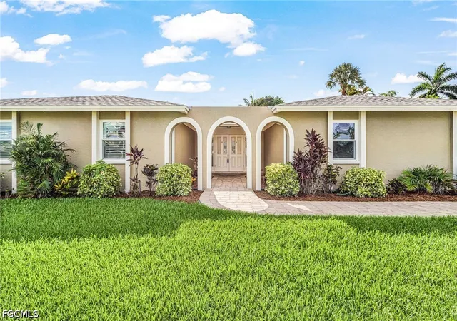 Photo 3 of Single family home for sale at 5985 Baker Ct, Fort Myers, FL 33919 | MLS# 2026025675 | Listing updated on 2026-09-25